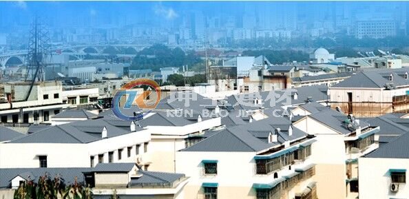 合成樹脂瓦質(zhì)輕承載力強(qiáng),是平改坡的理想選擇
